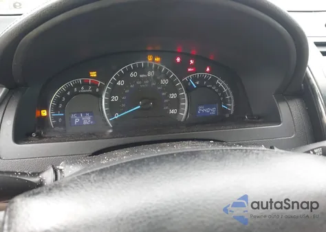 2012 Toyota Camry Xle z USA, uszkodzony, nr VIN 4T4BF1FK8CR207384